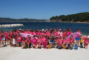 Photo particpantes pirogues sur la plage Pin Rolland